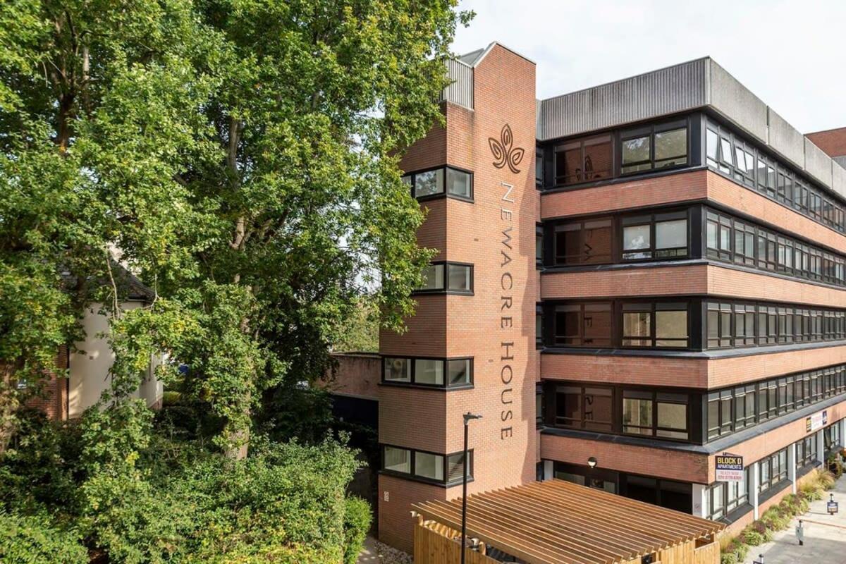 Modern And Stylish 1 Bed Apartment In East Grinstead Exteriör bild