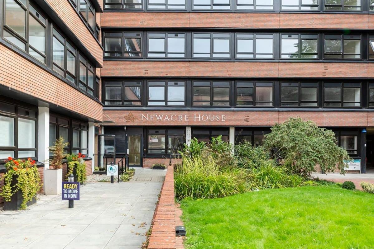 Modern And Stylish 1 Bed Apartment In East Grinstead Exteriör bild